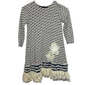 Isobella and Chloe dress long stripes flower blue and white size 8